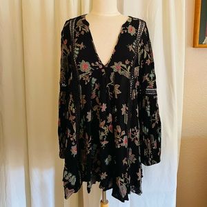 Free People Tunic Blouse w/ Floral Pattern | Size M